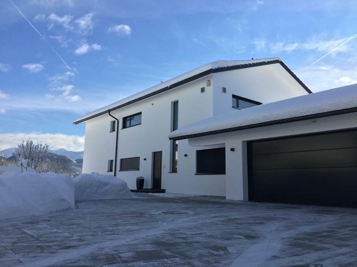 Ferienwohnung Black White Raubling Exterior photo